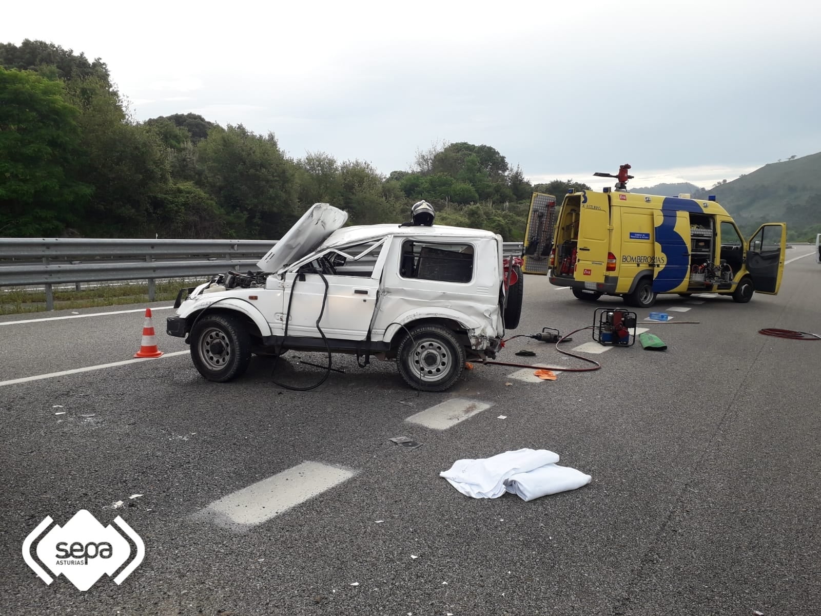 Un hombre grave tras una colisión en la A8 a la altura de Llanes Un hombre grave tras una colisión en la A8 a la altura de Llanes