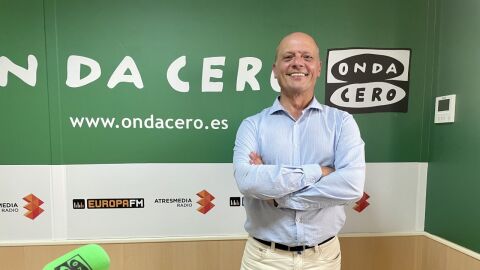 Joaqu&iacute;n Buitrago, presidente del Elche, en los estudios de Onda Cero Elche-Comarcas del Vinalop&oacute;.