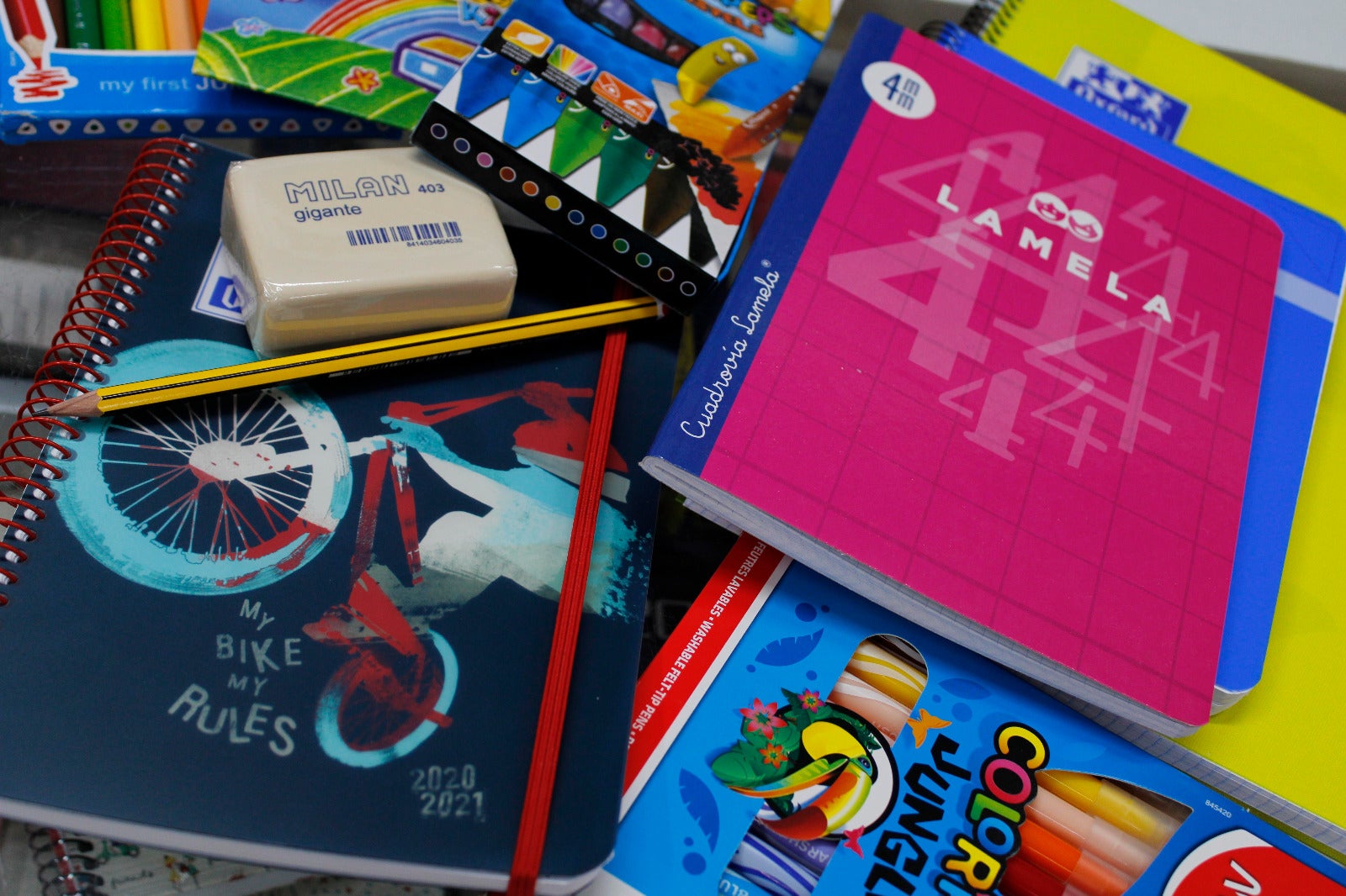 Incremento de las ayudas para la adquisición de material escolar a cerca de 800 familias albaceteñas Incremento de las ayudas para la adquisición de material escolar a cerca de 800 familias albaceteñas