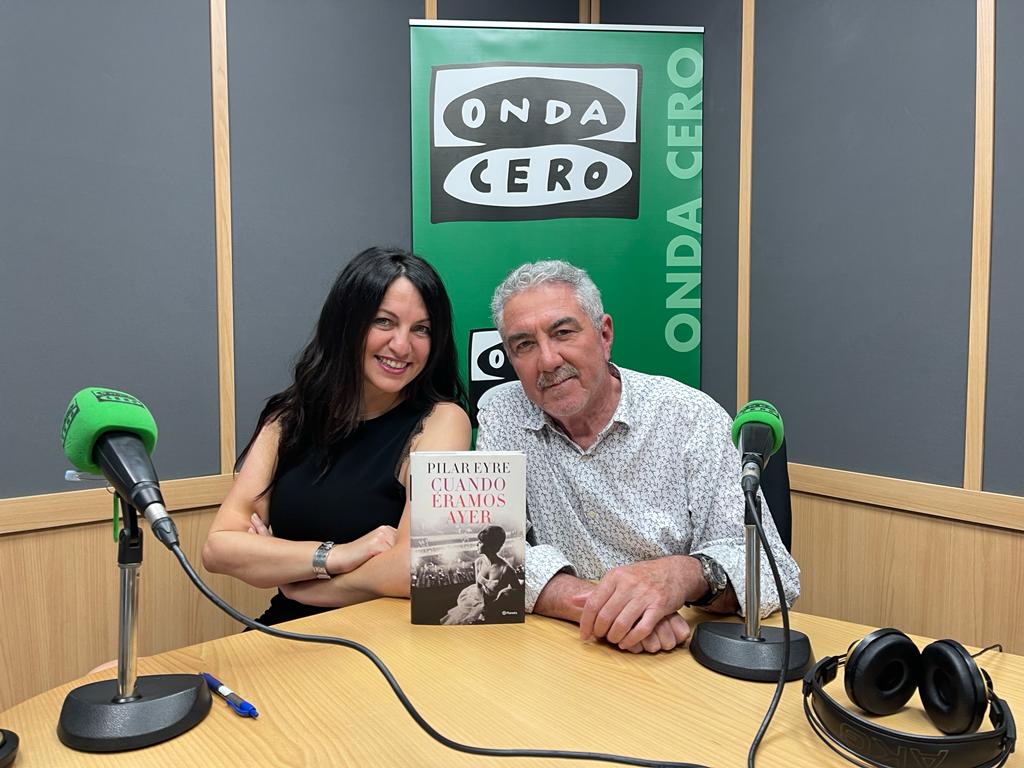 Pilar Eyre presenta en Alicante, en las Veladas Literarias de Maestral, su nueva obra 'Cuando éramos ayer' Pilar Eyre presenta en Alicante, en las Veladas Literarias de Maestral, su nueva obra 'Cuando éramos ayer'