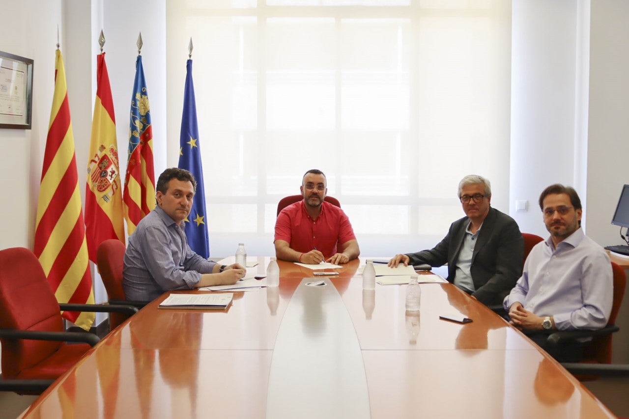 Vila-real pone a disposición del Ministerio del Interior la parcela para la nueva comisaria de la Policía Nacional Vila-real pone a disposición del Ministerio del Interior la parcela para la nueva comisaria de la Policía Nacional