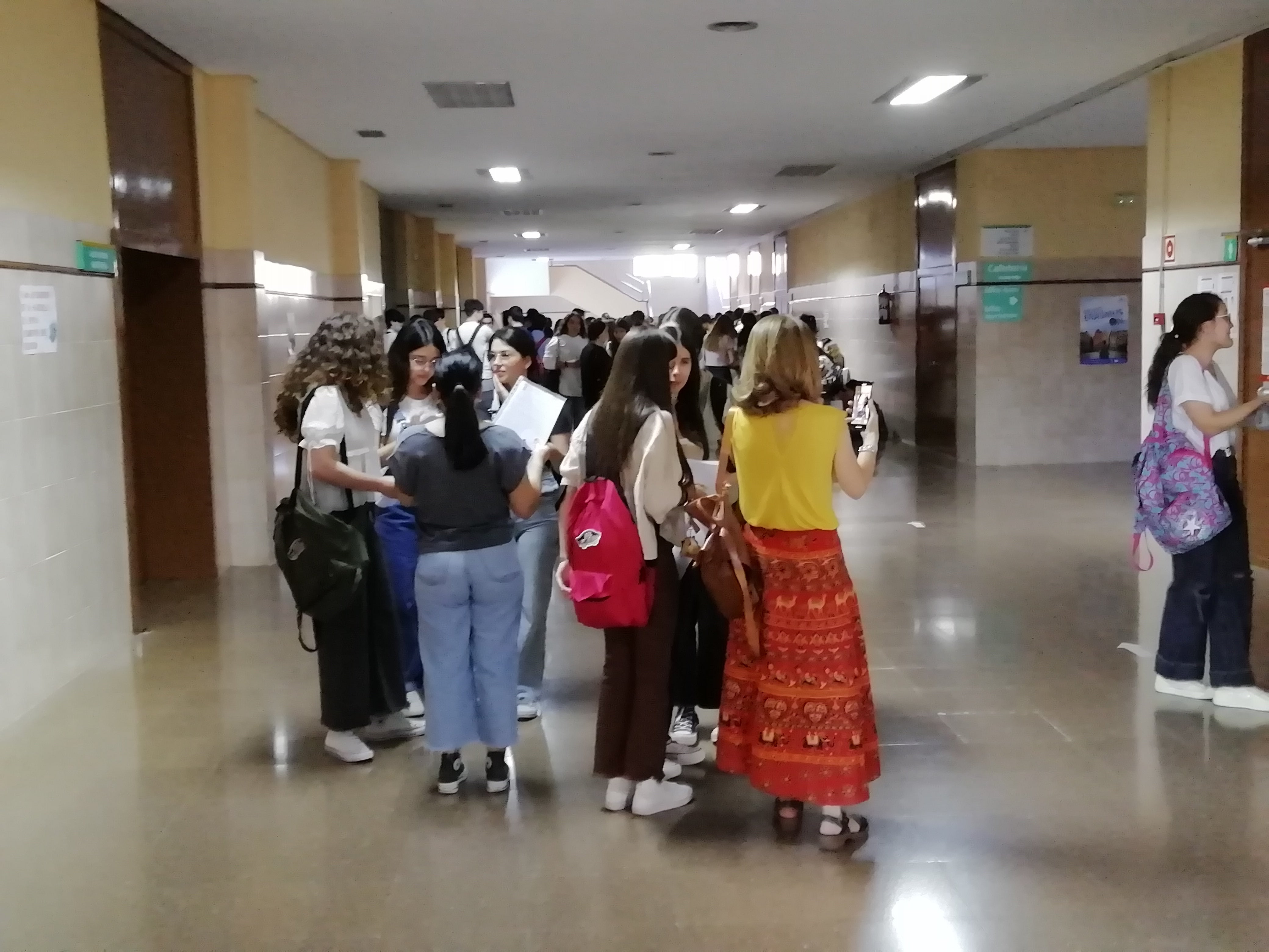 La prueba de EBAU en Extremadura se inicia con normalidad y nervios para 5.269 estudiantes el 15 sedes La prueba de EBAU en Extremadura se inicia con normalidad y nervios para 5.269 estudiantes el 15 sedes