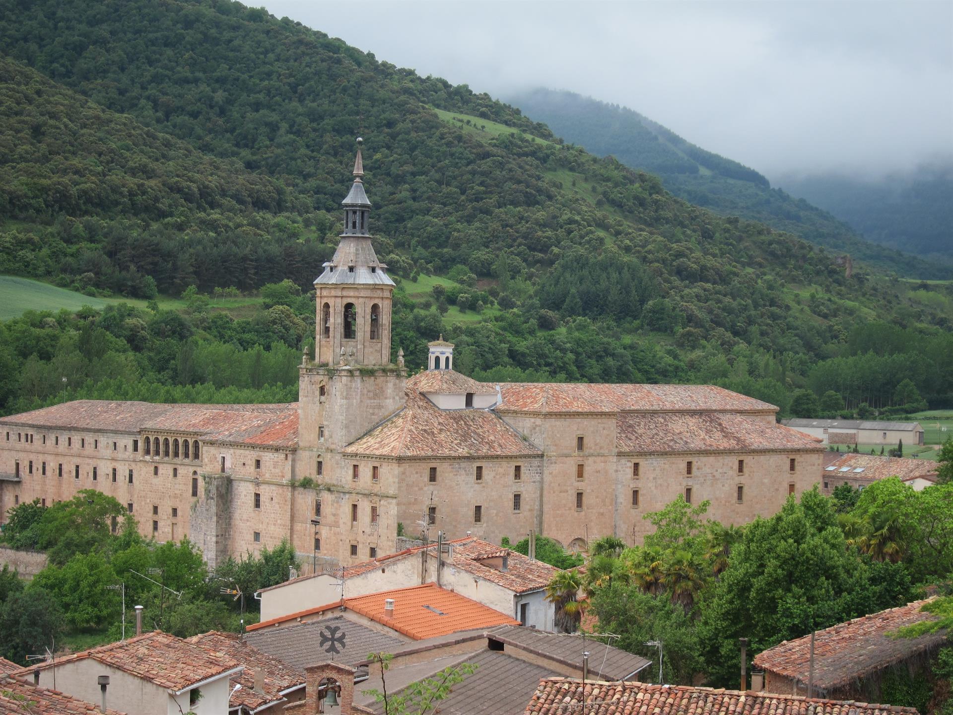 Monasterio de Yuso y Suso en San Millán de la Cogolla: cuna del castellano en La Rioja episode artwork