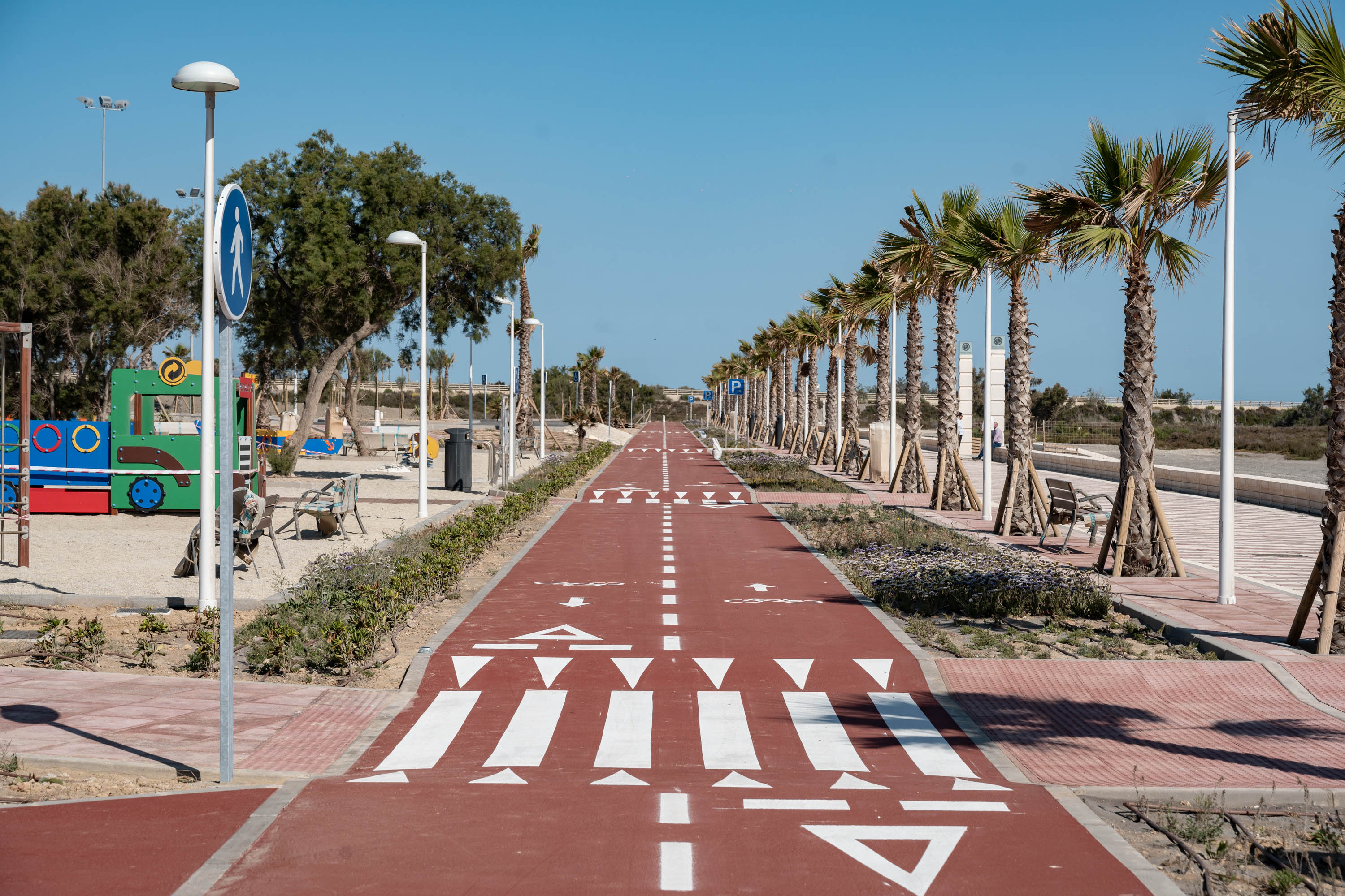 El nuevo Paseo Marítimo de Almería se abrirá al paso antes de final de mes El nuevo Paseo Marítimo de Almería se abrirá al paso antes de final de mes