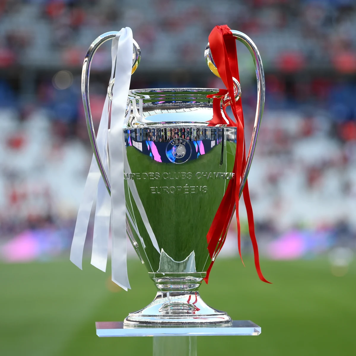 El trofeo de la UEFA Champions League, UEFA Champions League