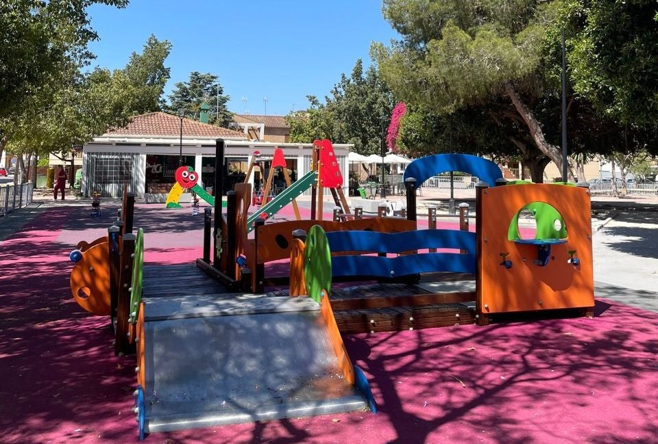 Almoradí inaugura el parque de la naturaleza con zonas de juego infantil Almoradí inaugura el parque de la naturaleza con zonas de juego infantil