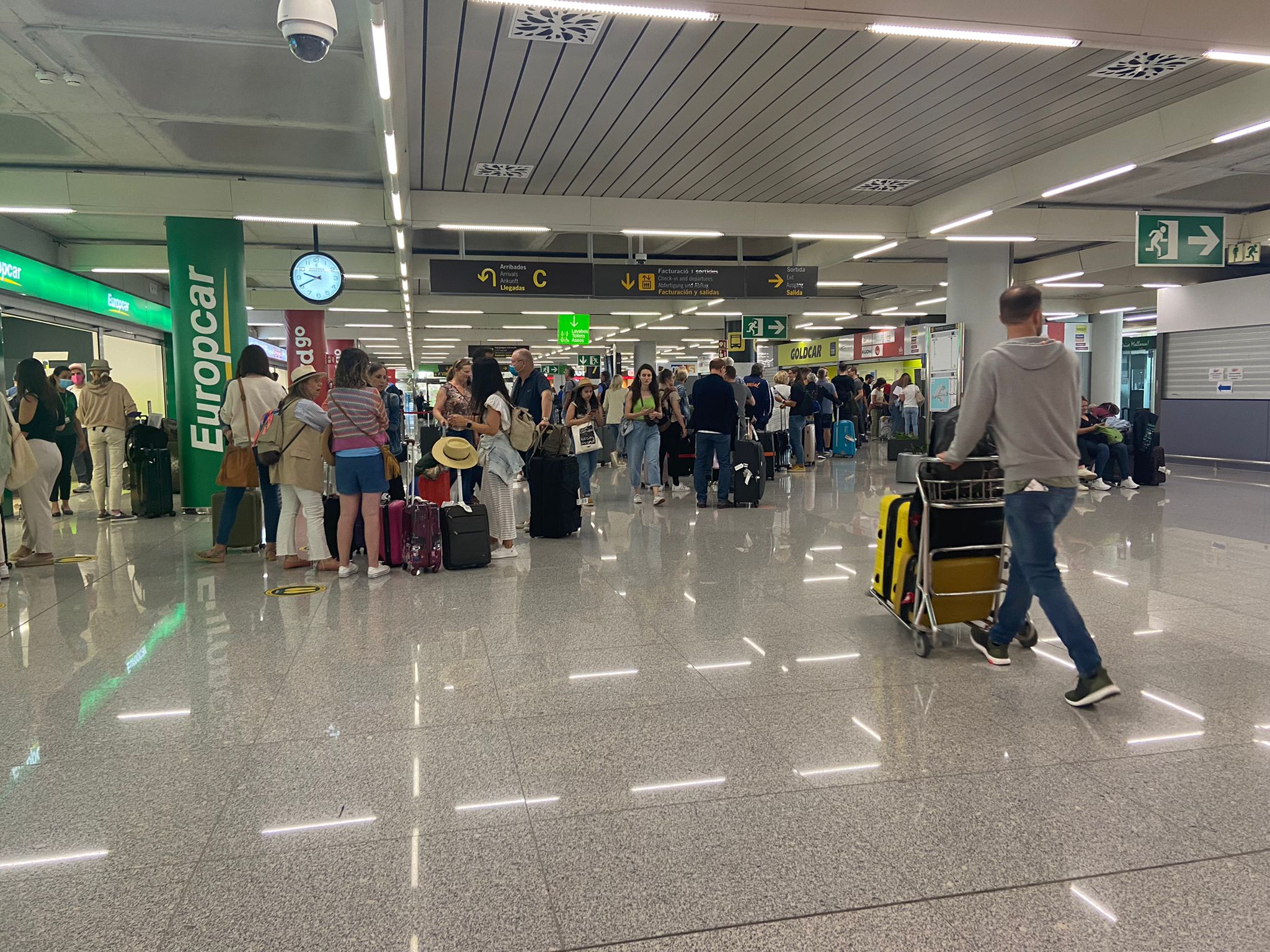 Armengol resalta que las mejoras en el aeropuerto de Palma no implicarán más vuelos: "AENA lo ha entendido" Armengol resalta que las mejoras en el aeropuerto de Palma no implicarán más vuelos: "AENA lo ha entendido"
