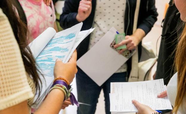 El test de Selectividad para Juan de los Chinguitos, Pocholo y Estela Reynols El test de Selectividad para Juan de los Chinguitos, Pocholo y Estela Reynols