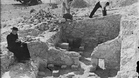 Trabajos arqueológicos del PAdre Belda Trabajos arqueológicos del PAdre Belda