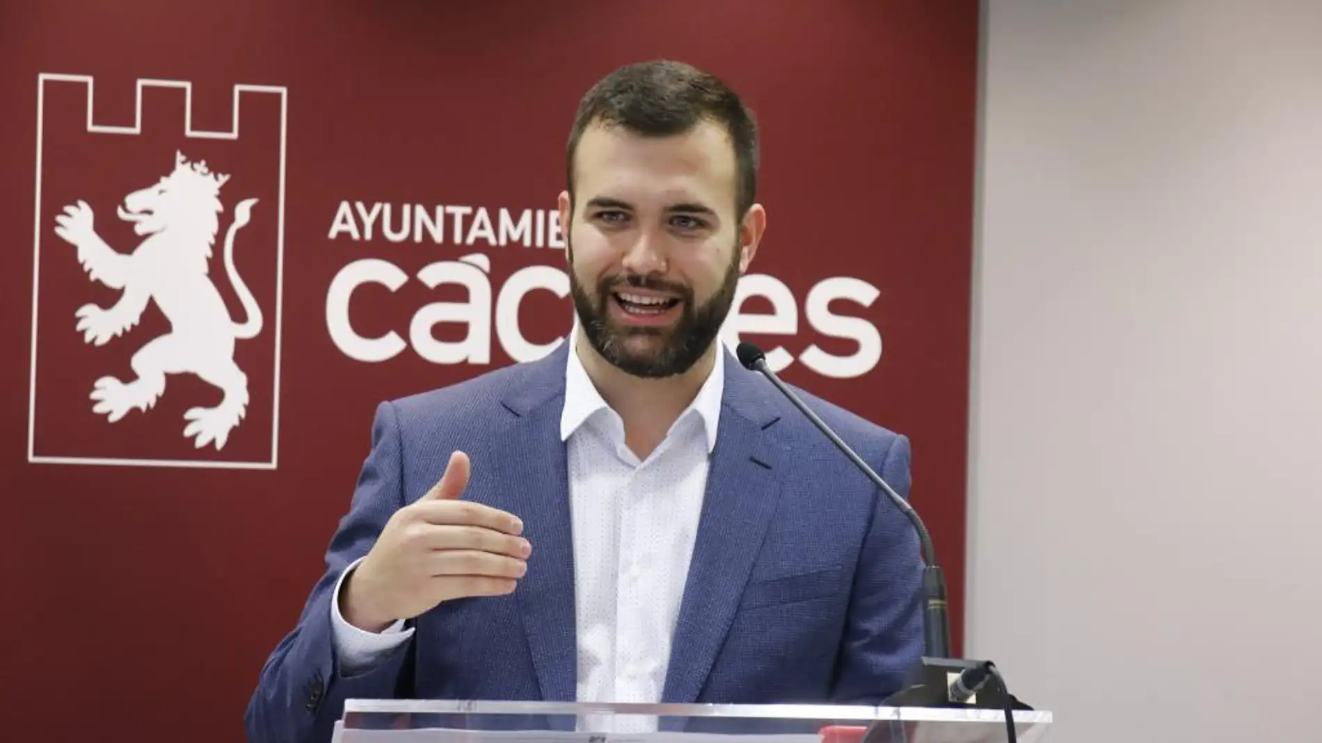 El alcalde de Cáceres asegura que la puesta en marcha del Centro de Almacenamiento Energético "será muy rápida". Luis Salaya 