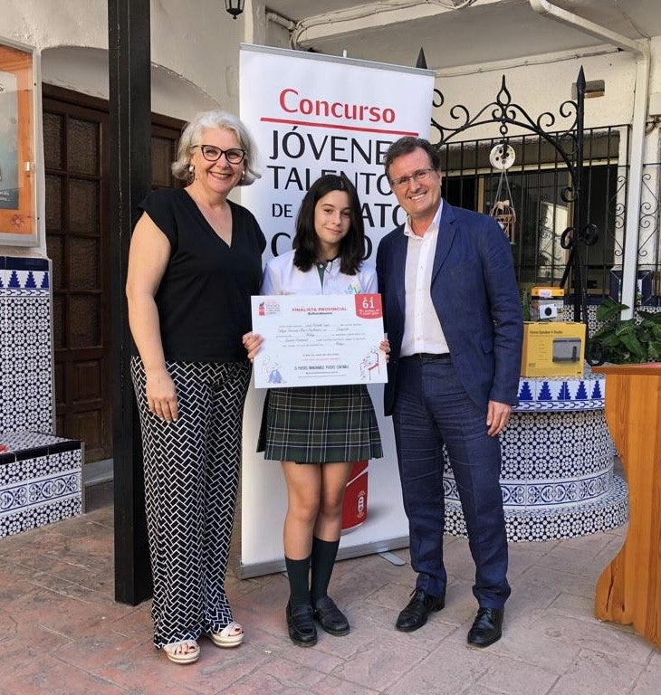 Lucía Reinaldo, del Colegio María Auxiliadora, gana el premio provincial de relato de Coca-Cola Lucía Reinaldo, del Colegio María Auxiliadora, gana el premio provincial de relato de Coca-Cola