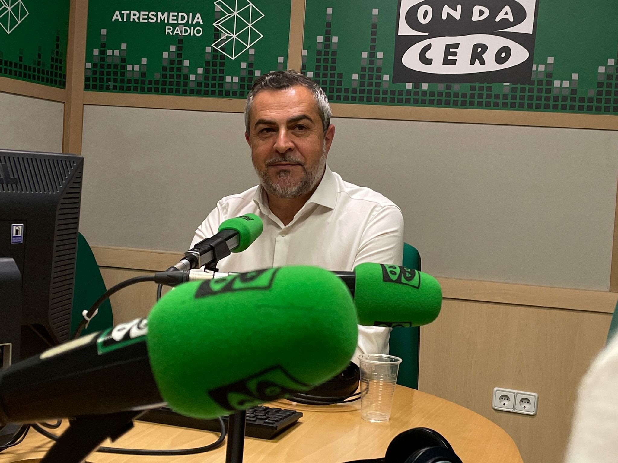 Lorenzo (PSOE): "El eslogan si votamos, ganamos, nació en Almería. La clave del 19-J será la participación" Lorenzo (PSOE): "El eslogan si votamos, ganamos, nació en Almería. La clave del 19-J será la participación"