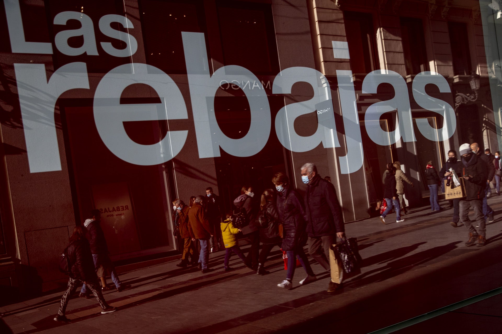 Llegan las rebajas de verano 2024: Todas las fechas de las principales tiendas Llegan las rebajas de verano 2024: Todas las fechas de las principales tiendas