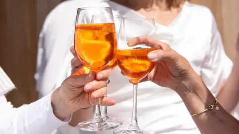 ¿Eres un bebedor social? Un estudio muestra los serios peligros de tomar alcohol &#39;solo&#39; los fines de semana