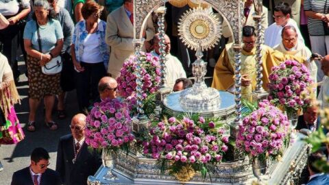 La festividad del Corpus Christi vuelve a celebrarse en la calle