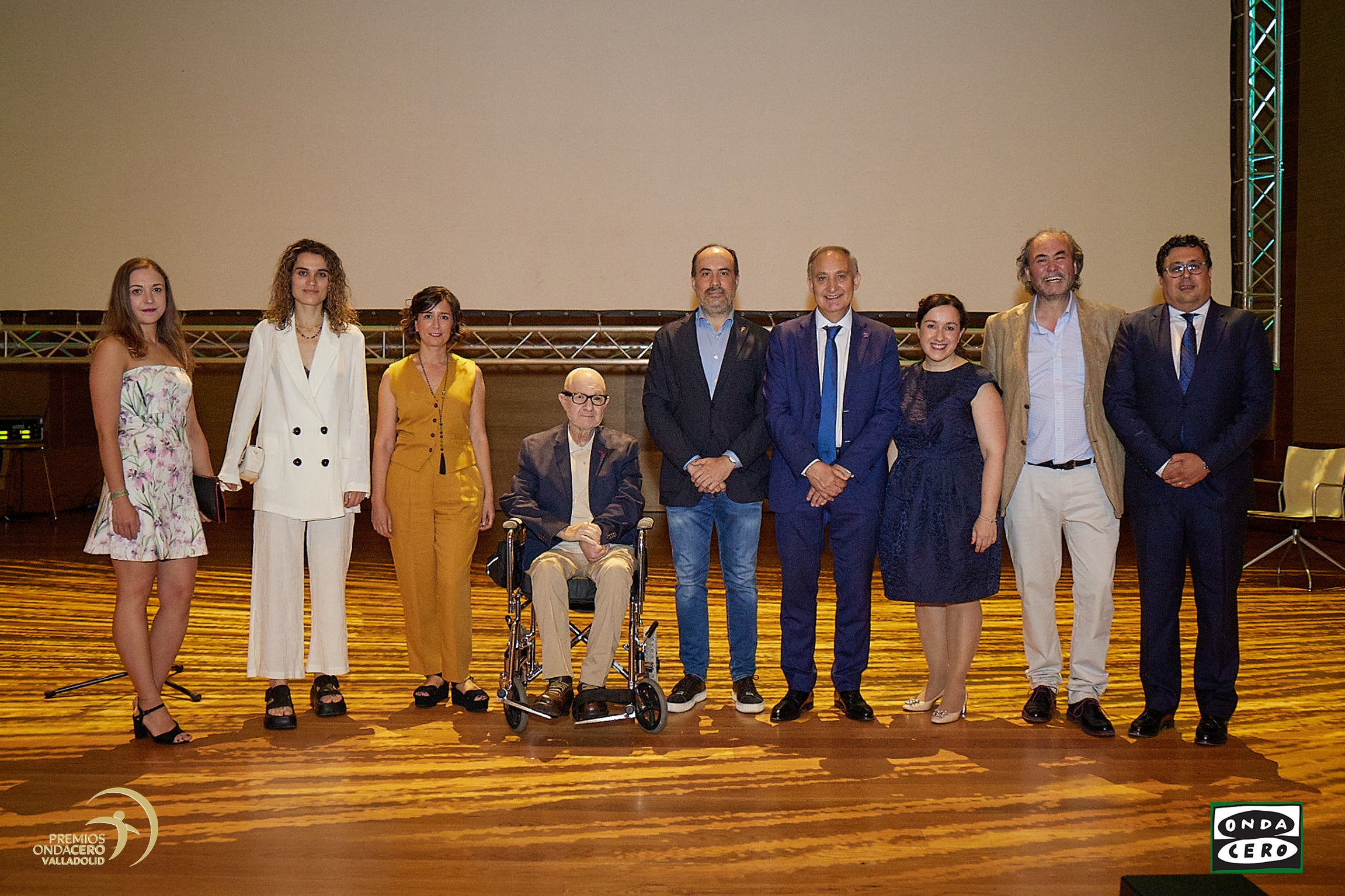 Onda Cero Valladolid reconoce al periodista Vicente Ballester con su Premio Especial Honorífico Onda Cero Valladolid reconoce al periodista Vicente Ballester con su Premio Especial Honorífico