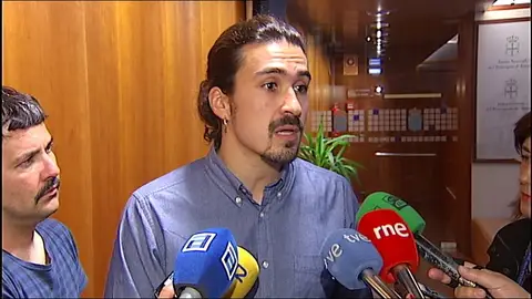 Andrés Ron ante los medios 