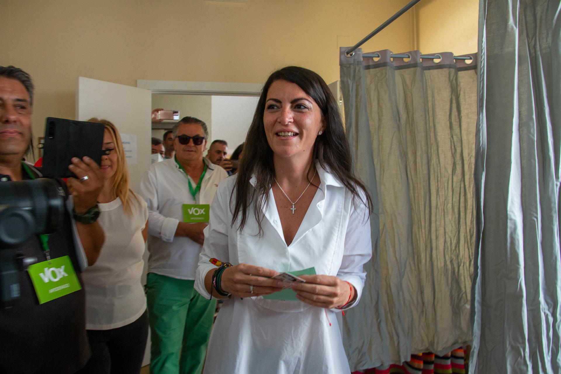 Vox fracasa en su intento de entrar en el Gobierno de Andalucía Vox fracasa en su intento de entrar en el Gobierno de Andalucía