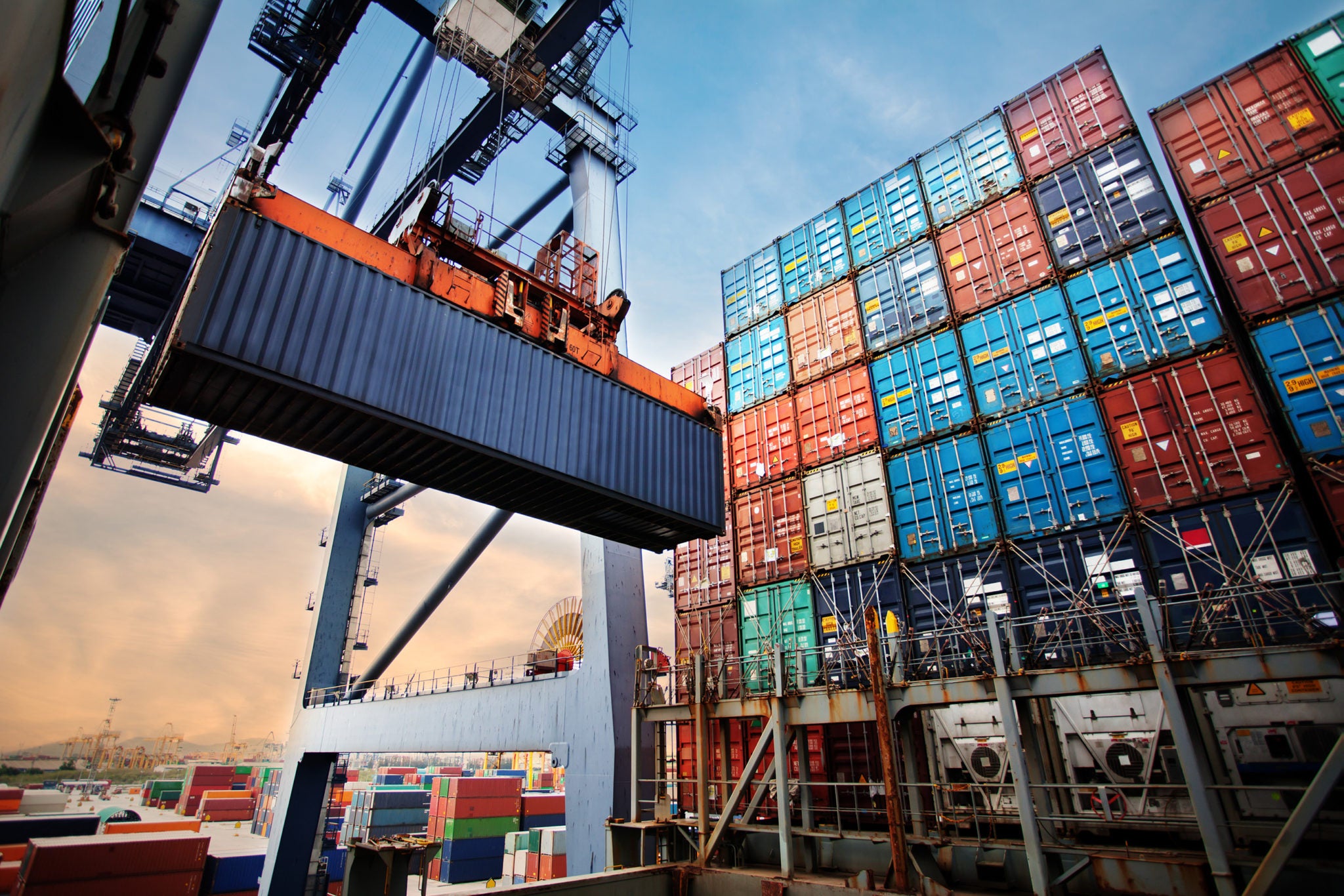 Las exportaciones baten récord: 2.369 millones de euros en el primer cuatrimestre Las exportaciones baten récord: 2.369 millones de euros en el primer cuatrimestre
