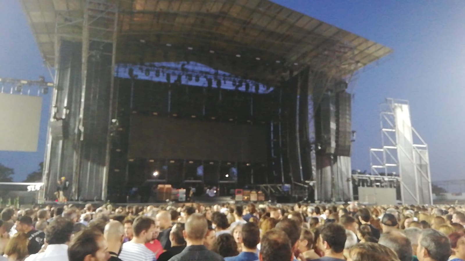 Más de 1.500 viajeros utilizaron el servicio especial de autobuses para el concierto de Fito & Fitipaldis Más de 1.500 viajeros utilizaron el servicio especial de autobuses para el concierto de Fito & Fitipaldis