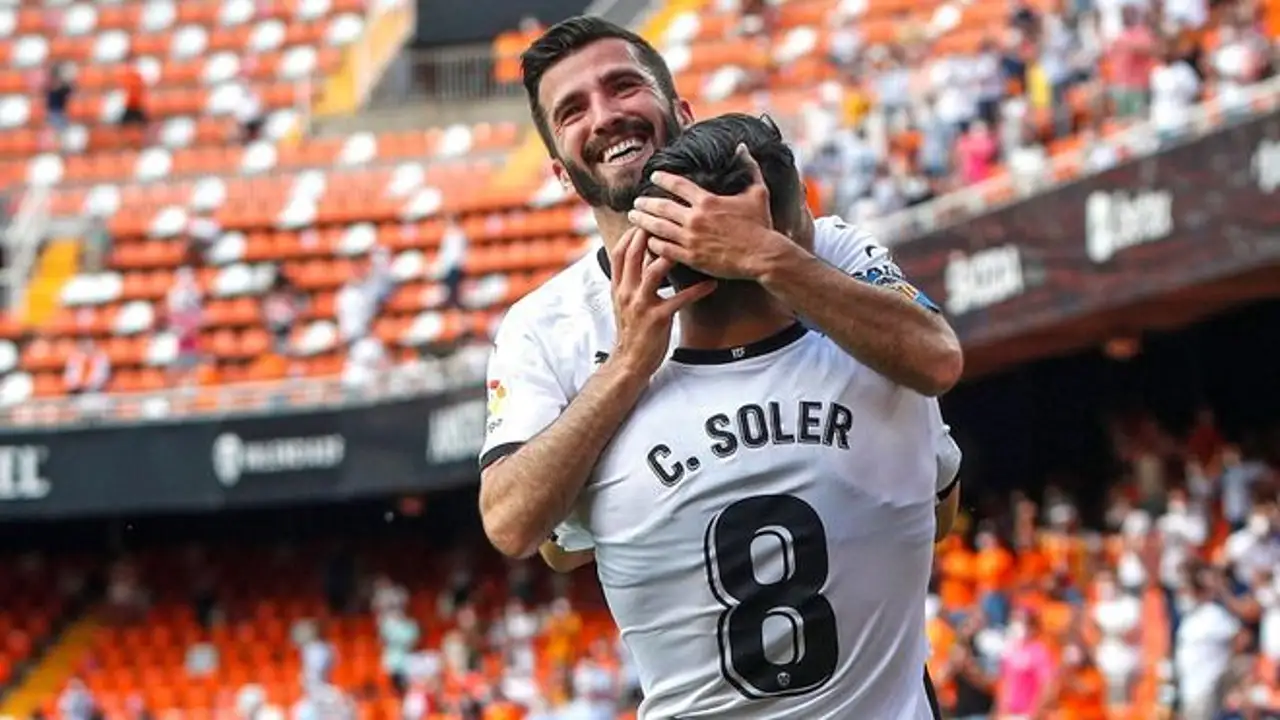 A día de hoy Carlos Soler y José Luís Gayá están citados el día 5 de julio A día de hoy Carlos Soler y José Luís Gayá están citados el día 5 de julio