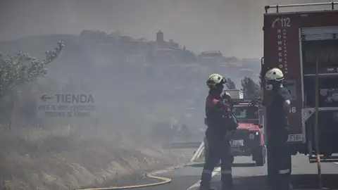 Más de 700 personas de una decena de localidades siguen evacuadas por los incendios 