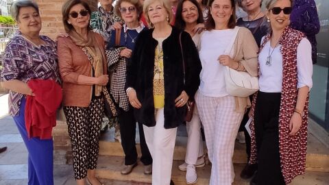 Imagen del encuentro entre los clubes de lectura "Entre L&iacute;neas", de Valdepe&ntilde;as, y "Mainake", de V&eacute;lez-M&aacute;laga