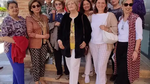 Imagen del encuentro entre los clubes de lectura "Entre Líneas", de Valdepeñas, y "Mainake", de Vélez-Málaga Imagen del encuentro entre los clubes de lectura "Entre Líneas", de Valdepeñas, y "Mainake", de Vélez-Málaga