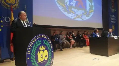 El Colegio de Médicos de Badajoz otorga su Medalla de Oro a AOEX, Alcer y el José Alberto Becerra El Colegio de Médicos de Badajoz otorga su Medalla de Oro a AOEX, Alcer y el José Alberto Becerra