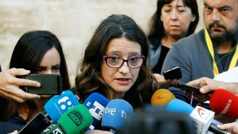 La vicepresidenta del Consell, Mónica Oltra, comparece ante los medios de comunicación.