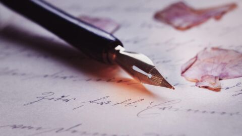 Imagen de archivo de una pluma de escribir/ Pixabay