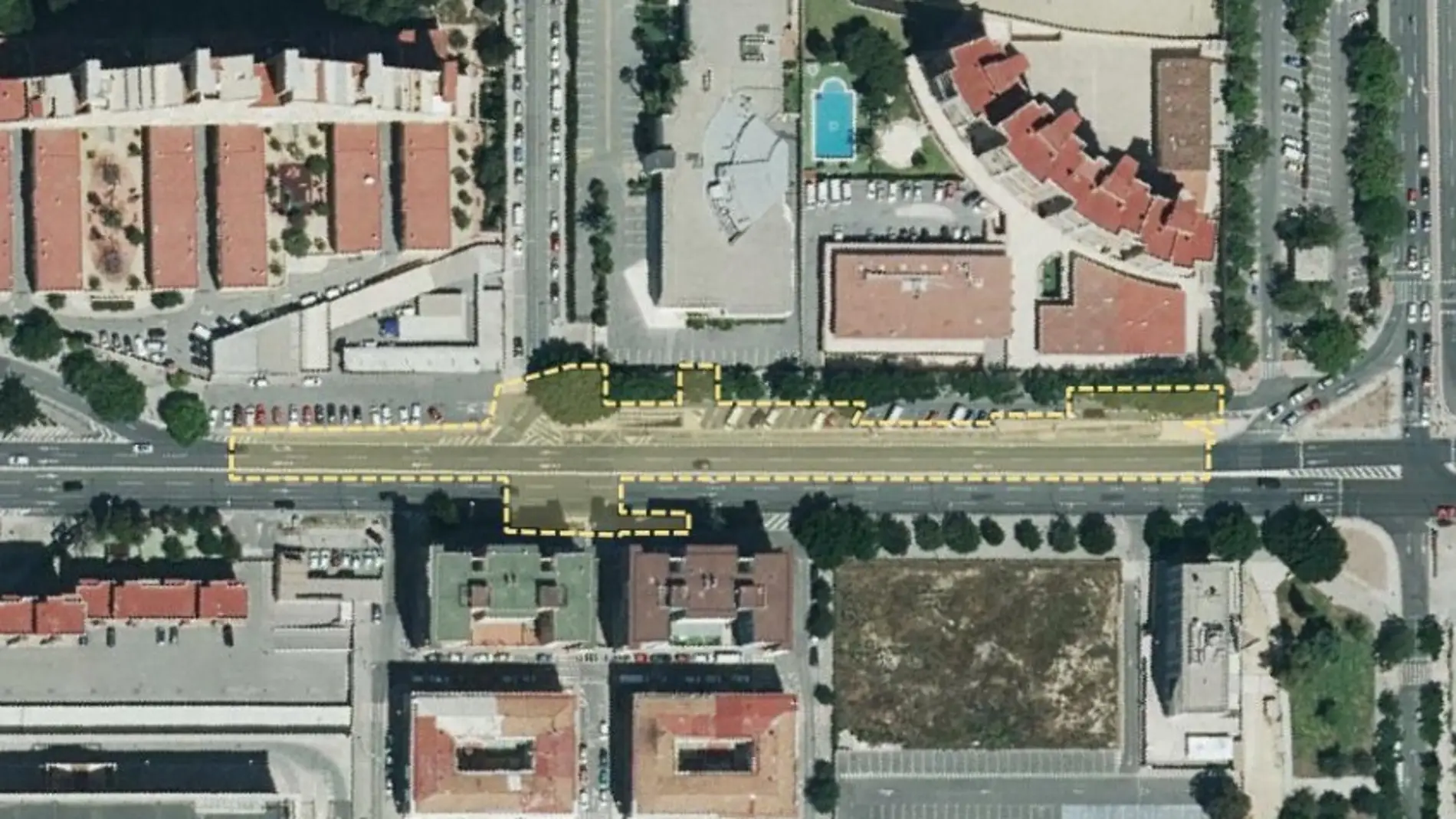 Nueva instalación semafórica en la avenida de Denia entre el Colegio de Médicos y La Goteta