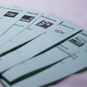Detalle de las papeletas de los partidos políticos de cara a las Elecciones del 19 de junio a la presidencia de la Junta de Andalucía.