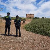 Agentes de la Guardia Civil de Alicante en Tabarca