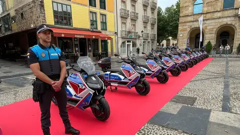 Presentación oficial de las nuevas motocicletas adscritas a las Unidades de Policía de Tráfico y Policía Comunitaria en Gijón Presentación oficial de las nuevas motocicletas adscritas a las Unidades de Policía de Tráfico y Policía Comunitaria en Gijón
