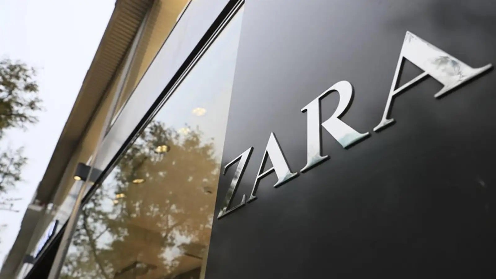 Llegan las rebajas de Zara: la fórmula para saber qué prendas costarán menos dinero antes de tiempo Llegan las rebajas de Zara: la fórmula para saber qué prendas costarán menos dinero antes de tiempo