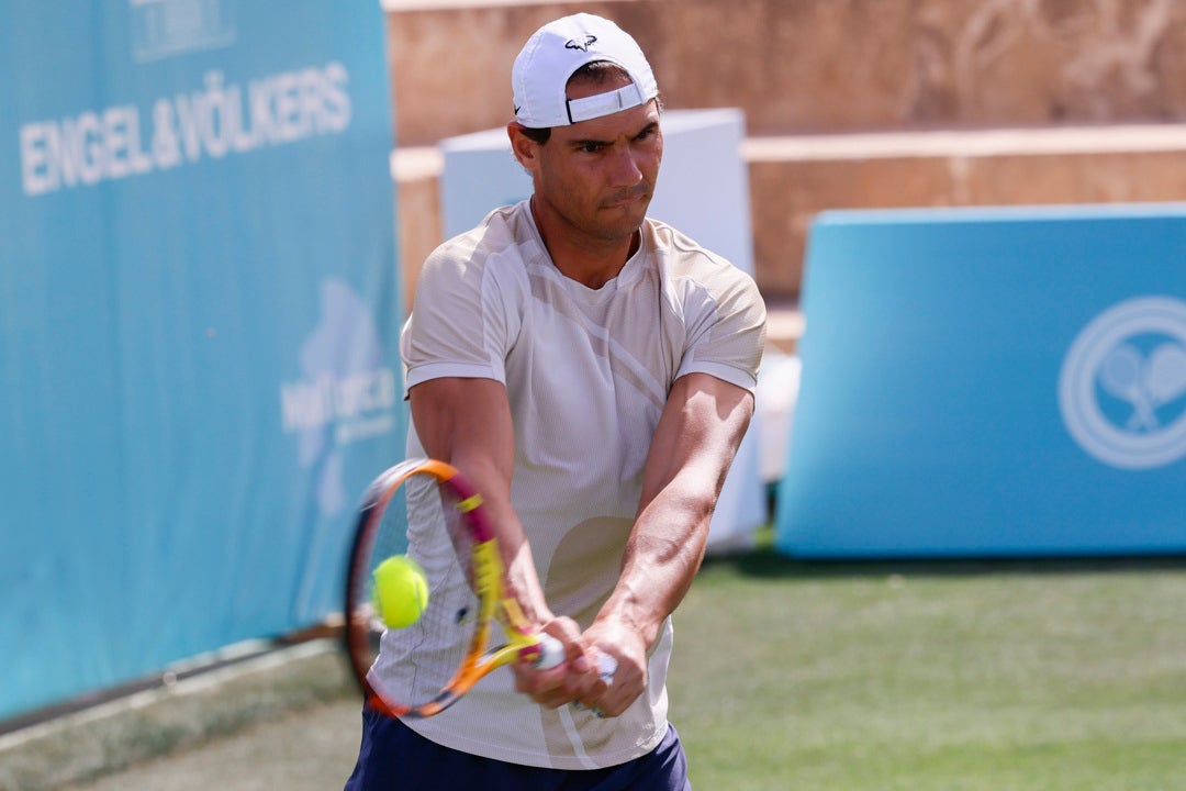 Nadal ya prepara su estreno en Wimbledon Nadal ya prepara su estreno en Wimbledon
