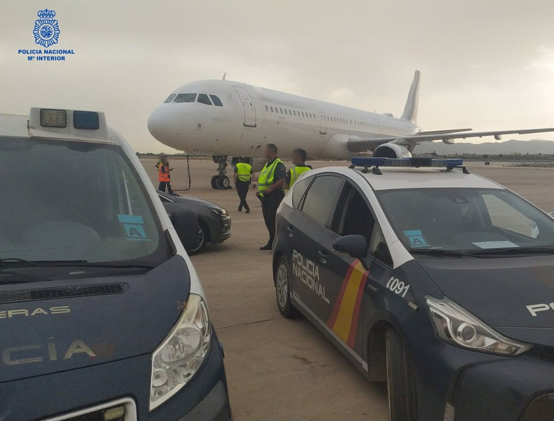 Activan el protocolo de seguridad en el aeropuerto de Palma tras un aterrizaje de emergencia por un pasajero indispuesto Activan el protocolo de seguridad en el aeropuerto de Palma tras un aterrizaje de emergencia por un pasajero indispuesto