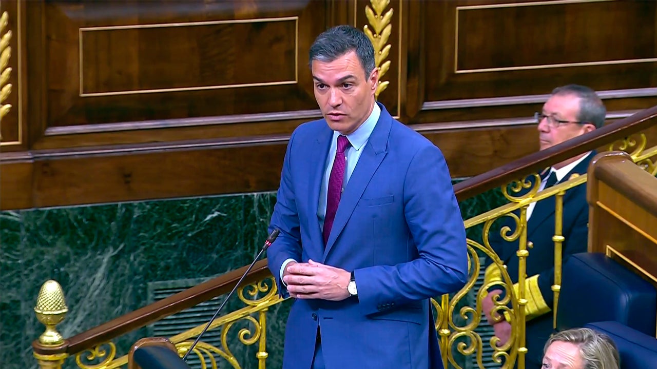Pedro Sánchez anuncia que rebajará el IVA de la luz del 10% al 5% Pedro Sánchez anuncia que rebajará el IVA de la luz del 10% al 5%