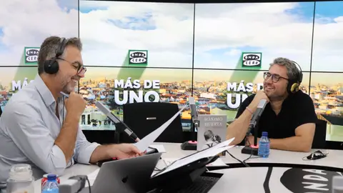 Máximo Huerta con Carlos Alsina en 'Más de uno' Máximo Huerta con Carlos Alsina en 'Más de uno'