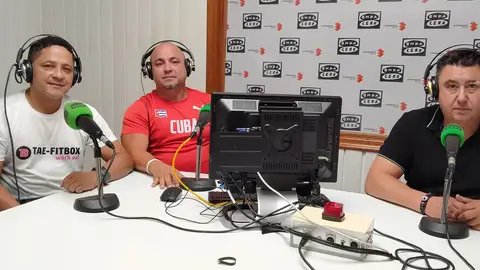 Giovanni Avendaño (maestro de taekwondo), Iván Fernández Quirós (Pte. Fed. Cubana de Taekwondo) y Víctor Herrera (Pte. Asoc. de Clubes de Taekwondo de España). Giovanni Avendaño (maestro de taekwondo), Iván Fernández Quirós (Pte. Fed. Cubana de Taekwondo) y Víctor Herrera (Pte. Asoc. de Clubes de Taekwondo de España).