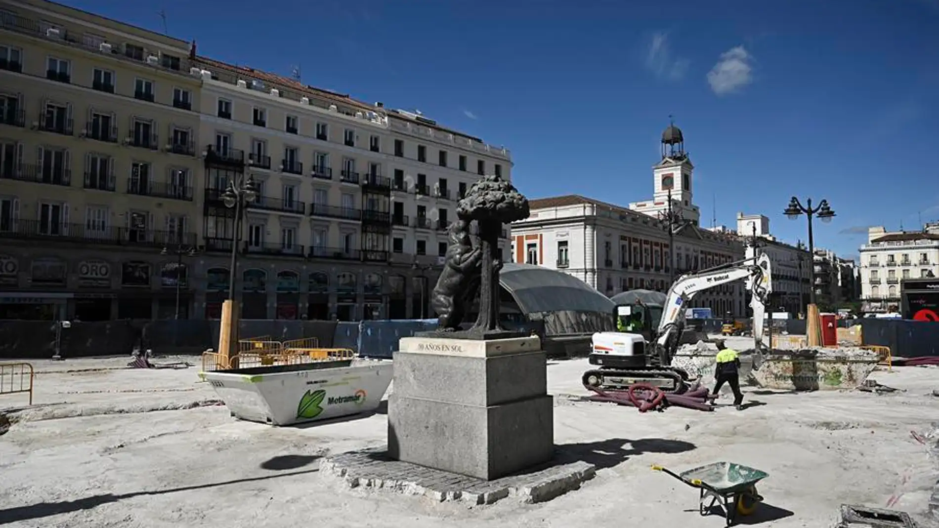 La razón por la que Madrid baraja los toldos en lugar de árboles para dar sombra en Puerta del Sol