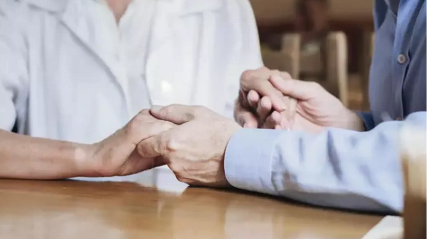 La realidad de los servicios sociales: "Una persona muere cada 16 minutos en listas de espera de dependencia" La realidad de los servicios sociales: "Una persona muere cada 16 minutos en listas de espera de dependencia"