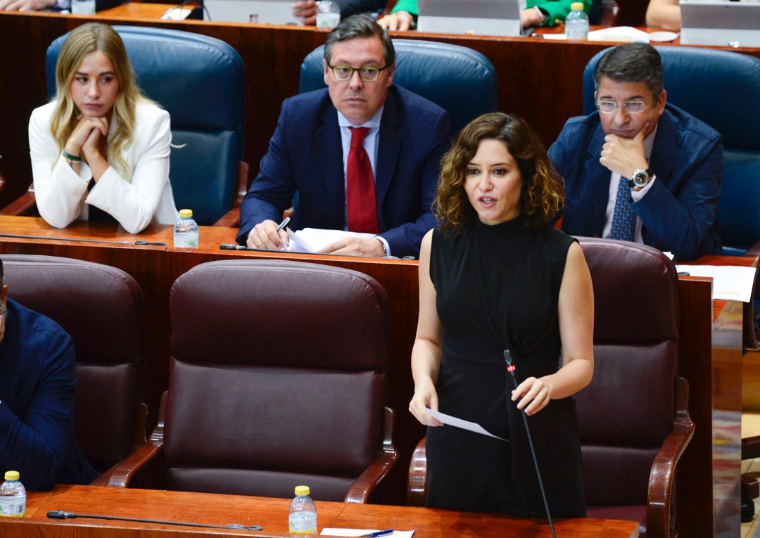 La Fiscalía archiva la investigación sobre el contrato de las mascarillas del hermano de Ayuso La Fiscalía archiva la investigación sobre el contrato de las mascarillas del hermano de Ayuso