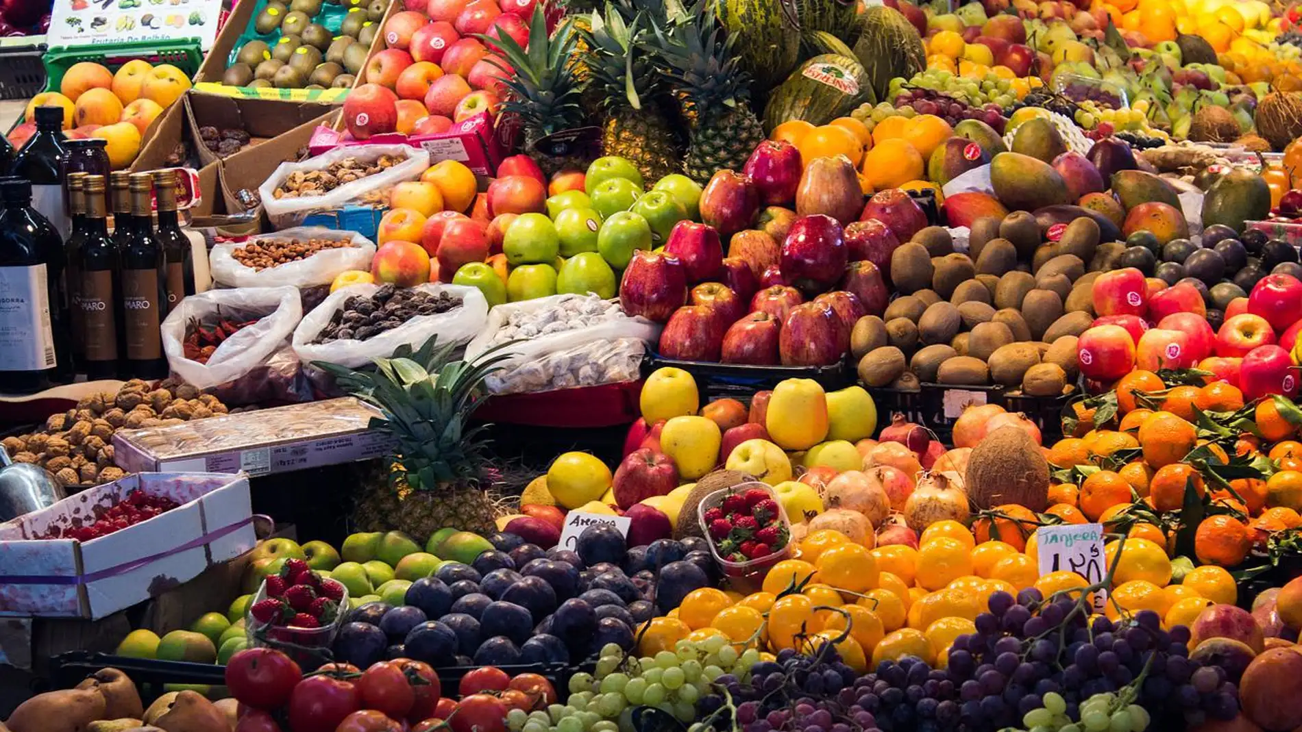 Imagen de archivo de frutas y verduras. 