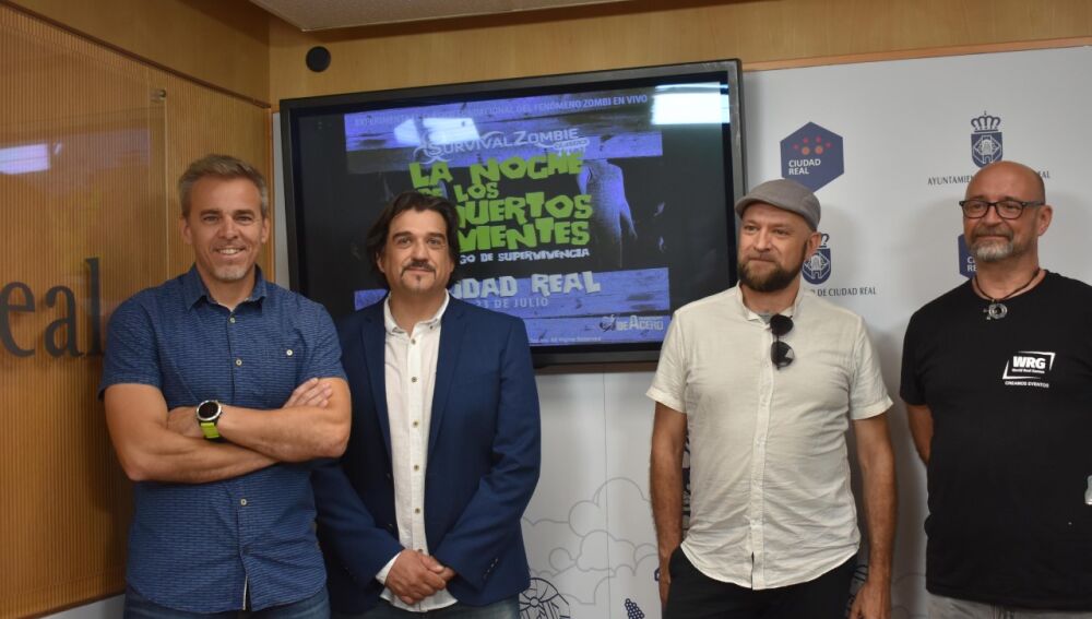 Antonio Gallego y los responsables de la actividad