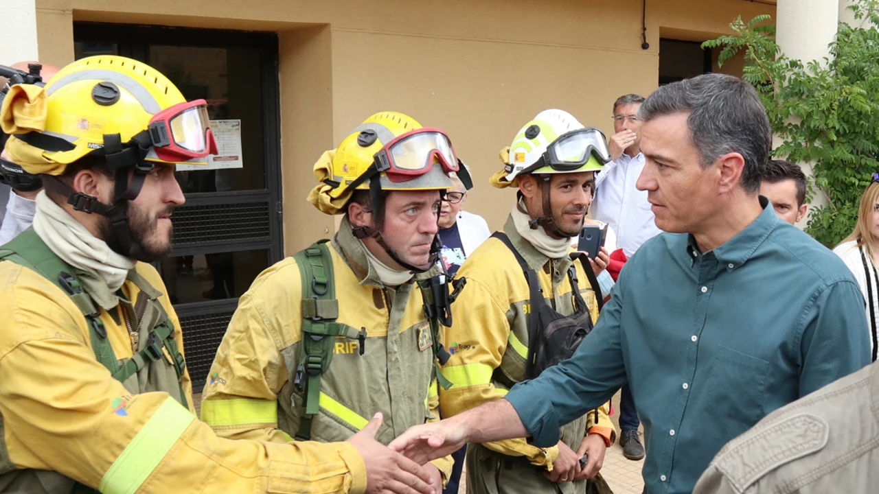 Sánchez, increpado en su visita a un pueblo de Zamora : "¿Tú qué vas a arreglar?" | Onda Cero Radio