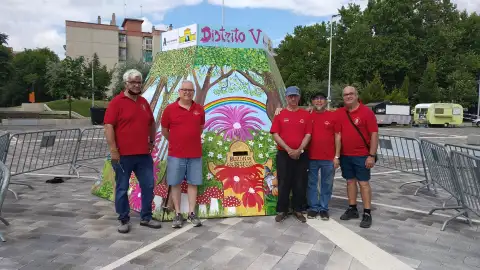 La Asociación Complutense de Belenistas participa en las fiestas de San Juan diseñando el buzón de los deseos La Asociación Complutense de Belenistas participa en las fiestas de San Juan diseñando el buzón de los deseos