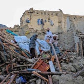 Elevan a 1.030 los muertos y 1.500 heridos por el terremoto en Afganistán