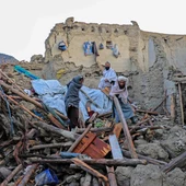 Elevan a 1.030 los muertos y 1.500 heridos por el terremoto en Afganistán Elevan a 1.030 los muertos y 1.500 heridos por el terremoto en Afganistán